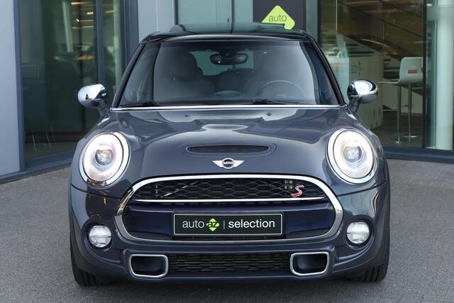 Mini COOPER S 5-Deurs 2.0 Chili Serious Business / Panorama / Stoelverwarming