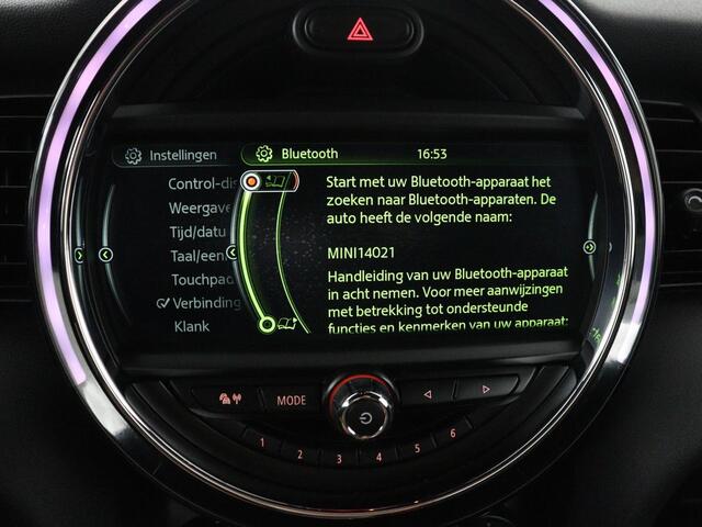 Mini COOPER S Cabrio 2.0 Chili Serious Business | Leder/alcantara | Harman/Kardon | Stoelverwarming | Head-up | Navigatie | Bluetooth | Sfeerverlichting | Park assist