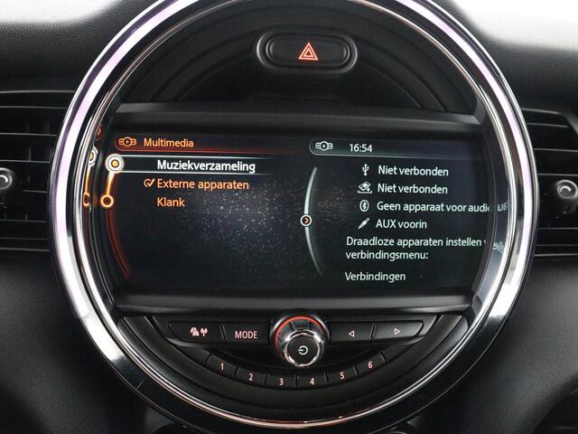 Mini COOPER S Cabrio 2.0 Chili Serious Business | Leder/alcantara | Harman/Kardon | Stoelverwarming | Head-up | Navigatie | Bluetooth | Sfeerverlichting | Park assist