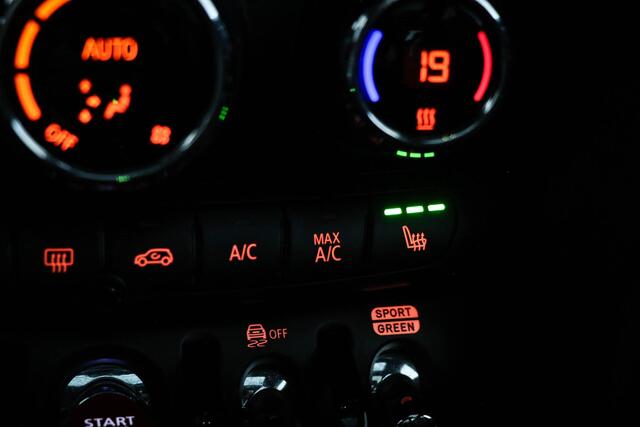 Mini COOPER S 5-Deurs 2.0 Chili Serious Business | PANORAMADAK | HEAD UP | LEDER | STOELVERWARMING | CLIMA