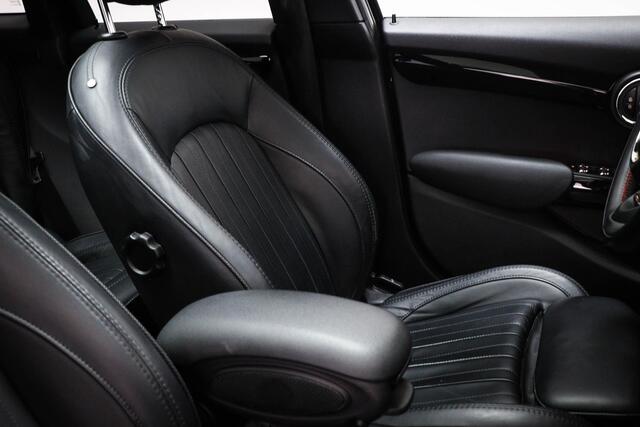 Mini COOPER S 5-Deurs 2.0 Chili Serious Business | PANORAMADAK | HEAD UP | LEDER | STOELVERWARMING | CLIMA