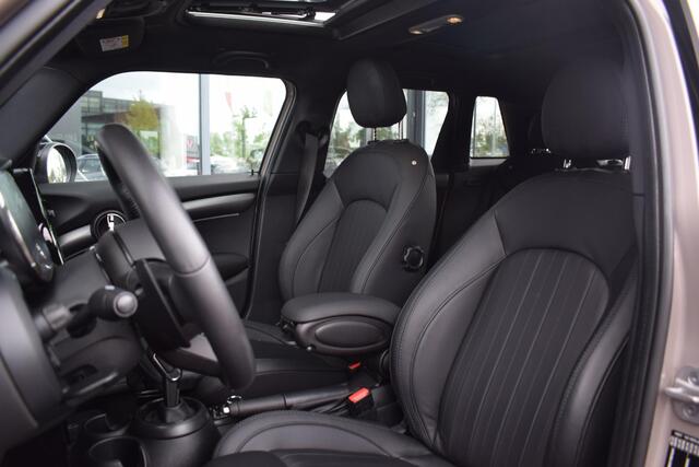 Mini COOPER S 5-Deurs 2.0 MINI Yours | Pano | Leer | H/K | HUD | Stuur-en Stoelverwarming