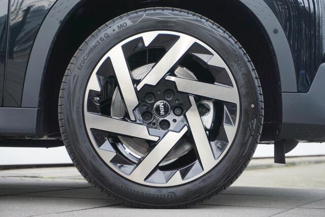 Mini COUNTRYMAN C Aut. Favoured Trim + Package L Harman Kardon / Panoramadak / 19" LMV / Driving Assistant Plus