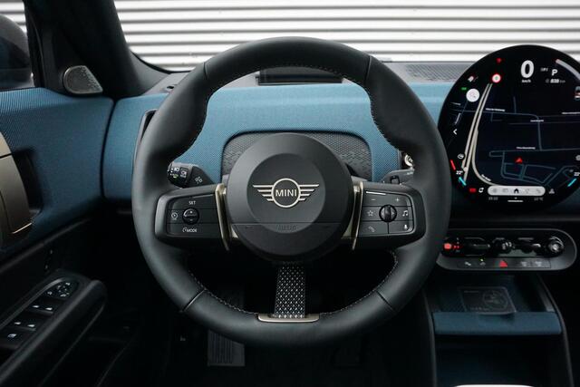 Mini COUNTRYMAN C Aut. Favoured Trim + Package L Harman Kardon / Panoramadak / 19" LMV / Driving Assistant Plus