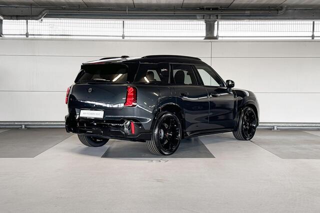 Mini COUNTRYMAN Electric E John Cooper Works 66.5 kWh | Pakket S | Dak en spiegelkappen in Jetblack