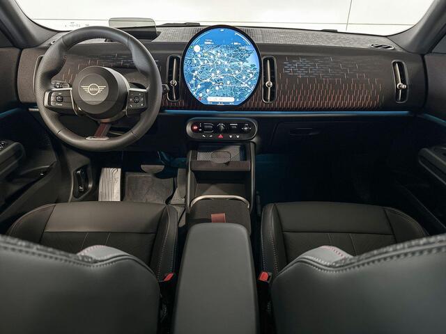 Mini COUNTRYMAN Electric E John Cooper Works 66.5 kWh | Pakket S | Dak en spiegelkappen in Jetblack