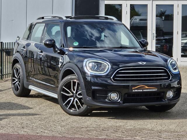 Mini COUNTRYMAN Mini 1.5 Cooper Pepper NAVIGATIE|PANORAMADAK|XENON|VOL LEDER SPORT STOELEN|BLUE TOOTH|DEALER ONDERHOUDEN|1e EIGENAAR Maandag tot Vrijdag geopend van 09.00 tot 20.00 uur en Zaterdag van 09.00 tot 18.00 uur
