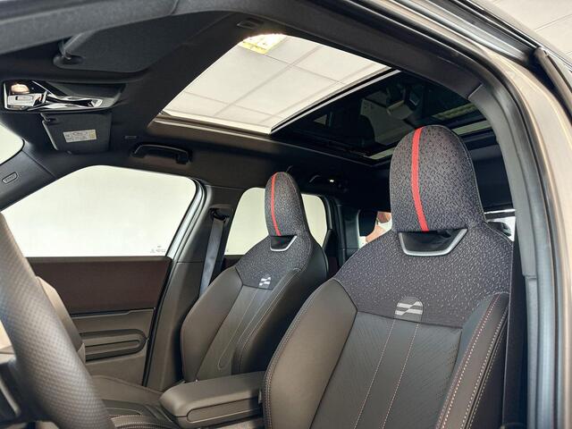 Mini COUNTRYMAN Electric E John Cooper Works 66.5 kWh | JCW stoelen | Glazen Panoramadak | Stoelverwarming |