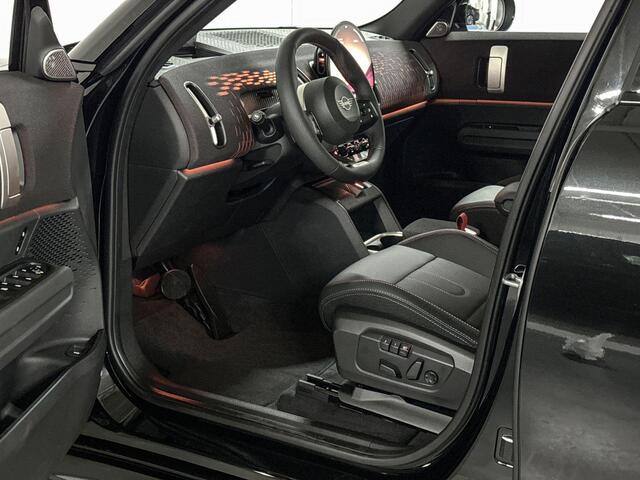 Mini COUNTRYMAN SE ALL4 | John Cooper Works | Pakket XL | 19inch zwart | Panoramadak | Trekhaak