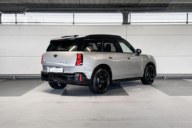 Mini COUNTRYMAN Electric SE ALL4 John Cooper Works 66.5 kWh | Pakket XL | Dak en spiegelkappen in Jetblack