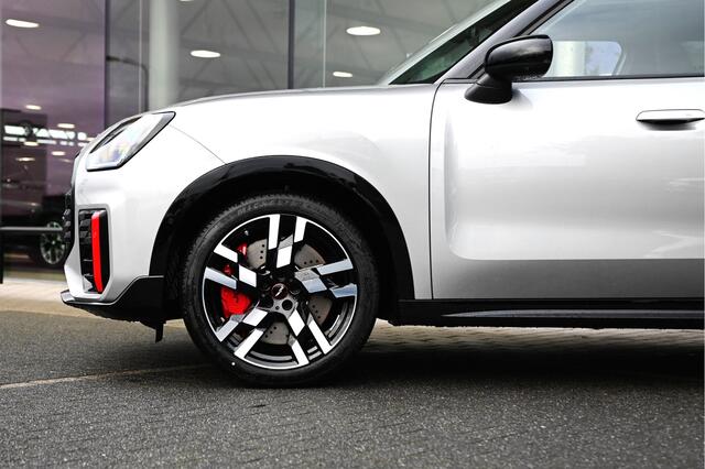 Mini COUNTRYMAN JCW ALL4 Automaat / Pakket XL / 20" John Cooper Works Flag Spoke 2-tone