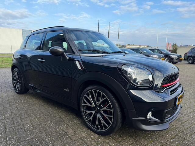 Mini COUNTRYMAN Mini 1.6 John Cooper Works ALL4 Chili Panoramadak Harman-Kardon Leer 19 Inch Keyless Entry