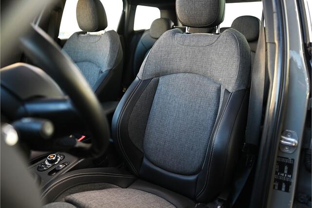 Mini COUNTRYMAN Cooper Pepper Automaat / Panoramadak / Stoelverwarming / LED / Head-Up / Comfort Access / Cruise Control / Park Assistant