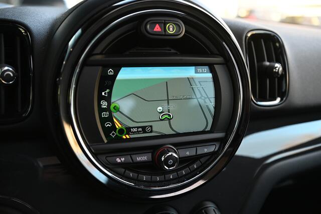Mini COUNTRYMAN Cooper Pepper Automaat / Panoramadak / Stoelverwarming / LED / Head-Up / Comfort Access / Cruise Control / Park Assistant