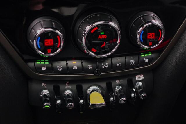 Mini COUNTRYMAN Mini 2.0 Cooper S E 220 PK ALL4 John Cooper Works, Panoramadak, LED, 19" LM, Keyless, Camera, Cruise Control, Head-Up Display