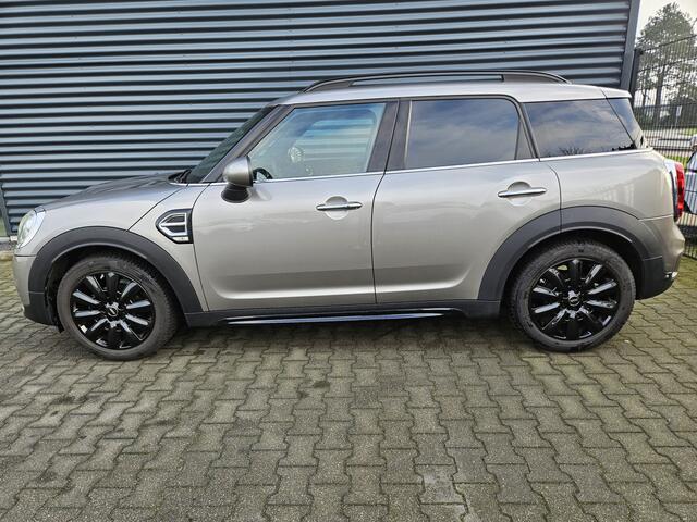 Mini COUNTRYMAN Mini 1.5 Cooper Chili Automaat | Panodak | Sportstoelen Verwarmd | Harman Kardon | Apple Carplay | Navi Full Map | Keyless | 18"L.M | DAB |