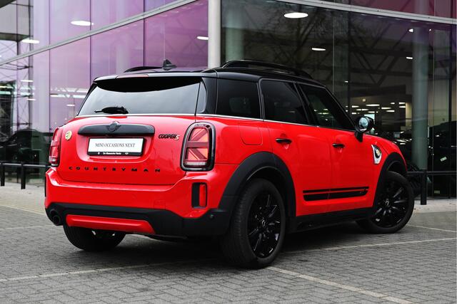 Mini COUNTRYMAN Cooper S E ALL4 Classic Automaat / Panoramadak / Achteruitrijcamera / Stoelverwarming / LED / Harman Kardon / Active Cruise Control / Comfort Access