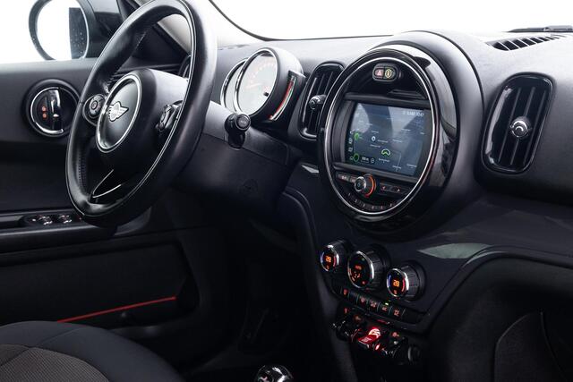 Mini COUNTRYMAN Mini 1.5 Cooper Chili | AUTOMAAT | BUSINESS PLUS PAKKET | APPLE CARPLAY | NAVIGATIE | CLIMATE CONTROL | PARKEERSENSOREN | ACHTERUITRIJCAMERA | NED AUTO |