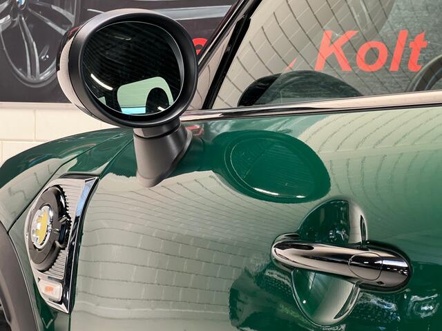 Mini COUNTRYMAN Mini 2.0 Cooper S E ALL4 ALL4 220 PK Automaat / Plug In / Apple CarPlay / Head Up Display / Leder Cross Punch Int / Navigatie / Achteruitrijcamera / 19" LM Velgen / Park Sensors / 1e Eigenaar!