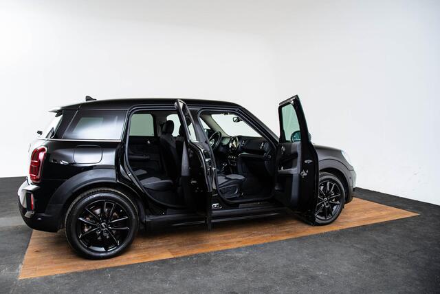 Mini COUNTRYMAN Mini 2.0 Cooper S E ALL4 Cruise control - Elektrisch verwarmbare voorstoelen - Elektrische inklapbare buitenspiegels - Achteruitrijcamera - Driving/parking Assistant - Head Up - Getinte Ruiten -