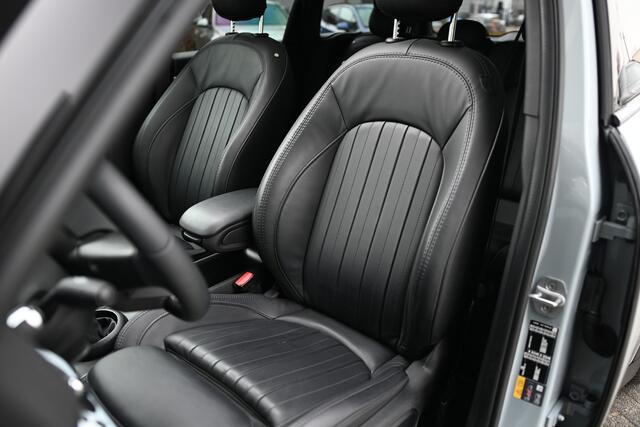 Mini COUNTRYMAN Cooper S E ALL4 Untamed Automaat / Panoramadak / Stoelverwarming / Adaptieve LED / Park Assistant / Head-Up / Harman Kardon / Active Cruise Control