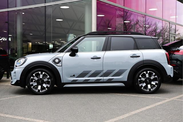 Mini COUNTRYMAN Cooper S E ALL4 Untamed Automaat / Panoramadak / Stoelverwarming / Adaptieve LED / Park Assistant / Head-Up / Harman Kardon / Active Cruise Control