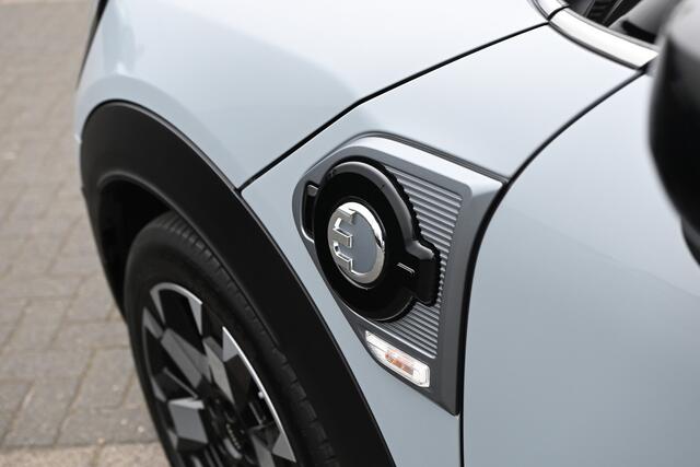 Mini COUNTRYMAN Cooper S E ALL4 Untamed Automaat / Panoramadak / Stoelverwarming / Adaptieve LED / Park Assistant / Head-Up / Harman Kardon / Active Cruise Control