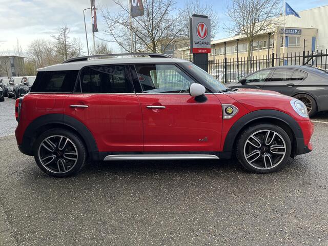 Mini COUNTRYMAN Mini 2.0 Cooper S E ALL4 John Cooper Works // HUD DISPLAY // ELEK. KLEP // SCHUIF-KANTELDAK // CAMERA+SENSOREN // NAVI // ADAP. CRUISE //