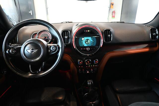 Mini COUNTRYMAN Mini 1.5 Cooper ALL4 Chili Clima Cruise control Navigatie LED Trekhaak Leer Inruil mogelijk