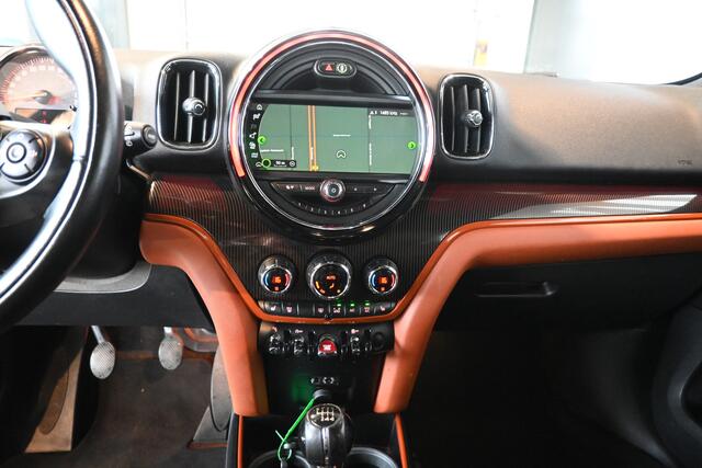 Mini COUNTRYMAN Mini 1.5 Cooper ALL4 Chili Clima Cruise control Navigatie LED Trekhaak Leer Inruil mogelijk
