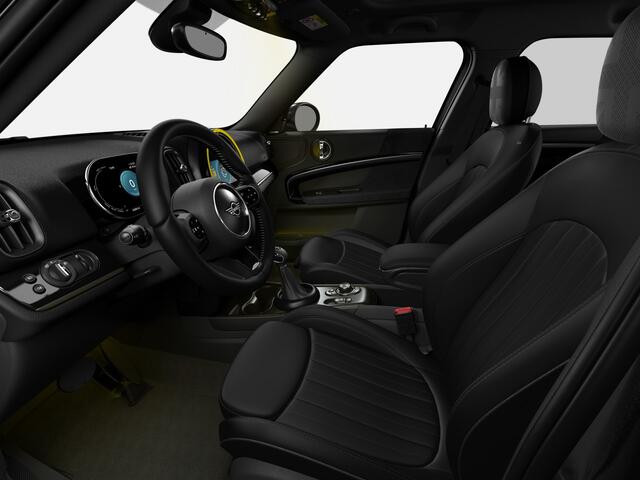Mini COUNTRYMAN Cooper S E ALL4 John Cooper Works | Premium Plus | 19" LM JCW Circuit Spoke two-tone | Dakdraagsysteem zwart | Elektrisch te openen en te sluiten achterklep | Extra getint glas achter