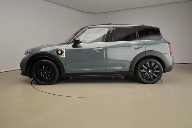 Mini COUNTRYMAN SE All 4 / Panoramadak / PDC / LED / Climate / Cruise Control / Sportstoelen / Alu wielen 18 inch