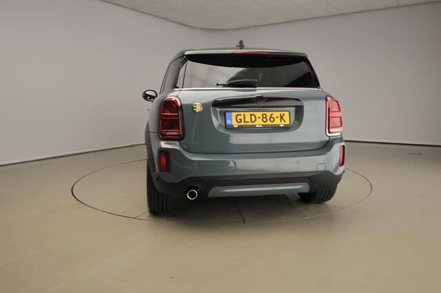 Mini COUNTRYMAN SE All 4 / Panoramadak / PDC / LED / Climate / Cruise Control / Sportstoelen / Alu wielen 18 inch