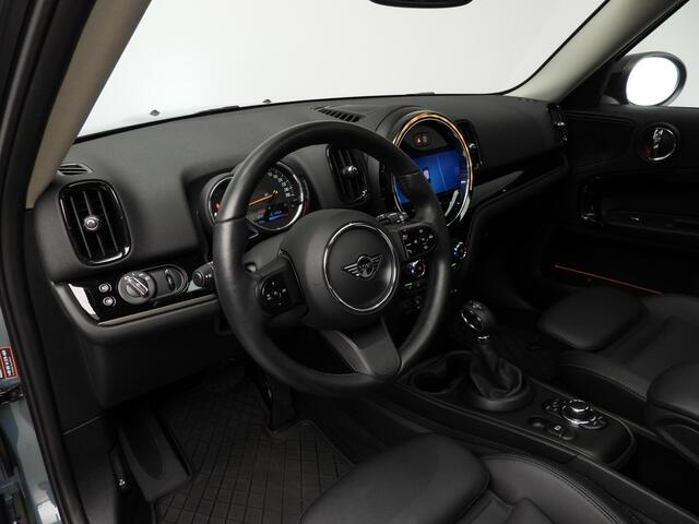 Mini COUNTRYMAN SE All 4 / Panoramadak / PDC / LED / Climate / Cruise Control / Sportstoelen / Alu wielen 18 inch