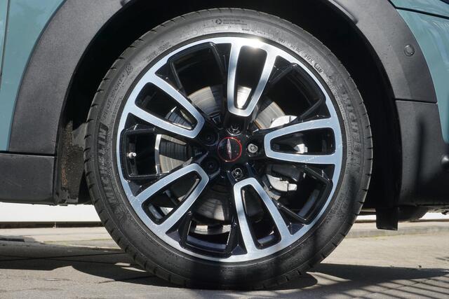 Mini COUNTRYMAN Cooper S Hammersmith | Serious Business | Glazen panoramadak | Comfortstoelen | John Cooper works Aerodynamic Kit | Piano Black Exterior pack | Harman-Kardon | Head-Up Display | 19 inch LMV