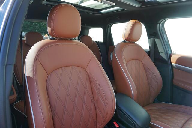 Mini COUNTRYMAN Cooper S Hammersmith | Serious Business | Glazen panoramadak | Comfortstoelen | John Cooper works Aerodynamic Kit | Piano Black Exterior pack | Harman-Kardon | Head-Up Display | 19 inch LMV