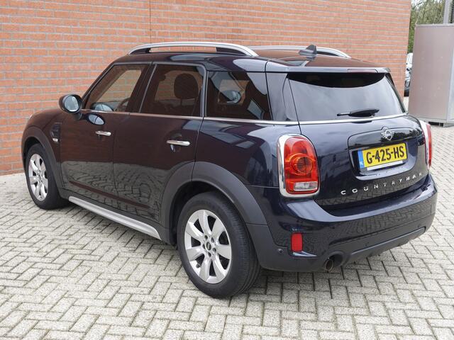 Mini COUNTRYMAN Mini 1.5 One Pepper Navigatie Parkeersensoren achter Cruise Control Airco 17" Lichtmetalen Velgen Dakrails