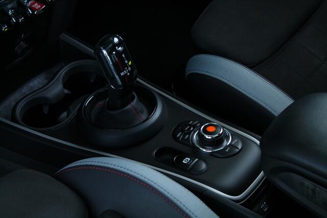 Mini COUNTRYMAN John Cooper Works ALL4 Chili Automaat / Panoramadak / Achteruitrijcamera / Active Cruise Control / Comfort Access / Apple CarPlay / Head-Up