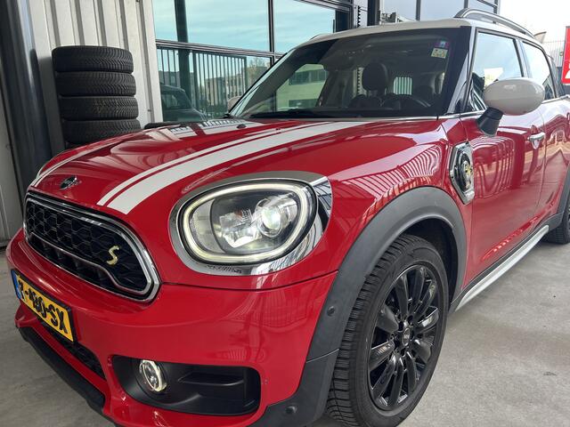 Mini COUNTRYMAN Mini 2.0 Cooper S E Hybrid ALL4 Chili | HEAD-UP DISPLAY | LEDER | SCHUIF/KANTELDAK | CARPLAY/ANDROID | CAMERA | NAVI | ADAPTIVE CRUISE CONTROL | KEYLESS | CLIMATE CONTROL | PDC V+A | LMV 18'' | STOELVERWARMING