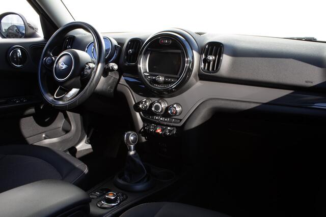 Mini COUNTRYMAN Mini 1.5 136pk Cooper Navigatie/ Pdc/ Privacy glas/ Cruise ontrol/ Tel. bluetooth/ Armsteun