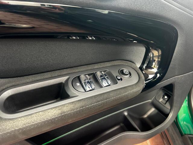 Mini COUNTRYMAN Mini 2.0 Cooper S E ALL 4 Chili / Metallic/ JCW Interieur / Harman Kardon/ Led/ Panoramadak/ Clima/ Navi/ Parkeersensoren/ 19 lmv