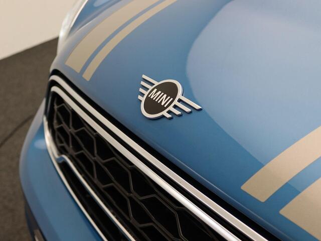 Mini COUNTRYMAN Cooper S E ALL4 Glazen panoramadak + Harman Kardon + Achteruitrijcamera + Driving Assistant + Park Assistant + Comfort Access + Elektrisch verstelbare voorstoelen