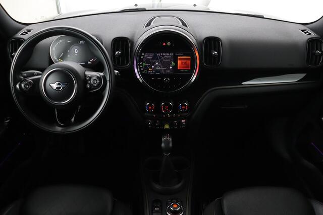 Mini COUNTRYMAN 2.0 Cooper S E ALL4 Chili | Panoramadak | Carplay | Camera | Sportstoelen | Park Assist | Navigatie | Keyless | Climate control | PHEV