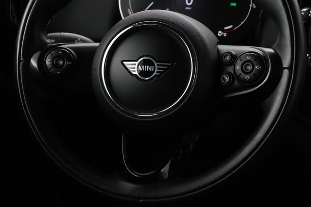 Mini COUNTRYMAN 2.0 Cooper S E ALL4 Chili | Panoramadak | Carplay | Camera | Sportstoelen | Park Assist | Navigatie | Keyless | Climate control | PHEV
