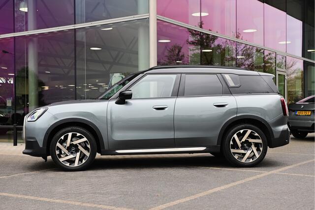 Mini COUNTRYMAN C Automaat / Favoured Trim / Pakket XL / 19" Kaleido Spoke 2-tone