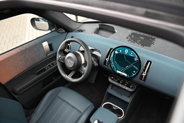 Mini COUNTRYMAN C Automaat / Favoured Trim / Pakket XL / 19" Kaleido Spoke 2-tone