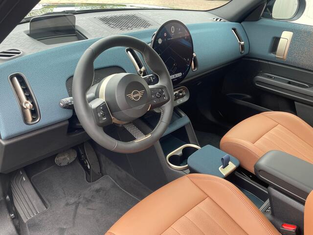 Mini COUNTRYMAN Mini 1.5 C Favoured M / leder / Panodak