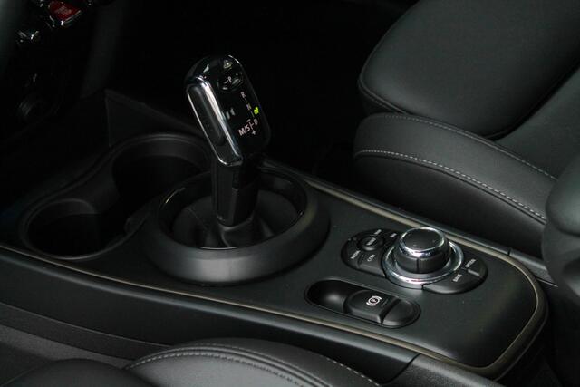 Mini COUNTRYMAN Cooper Classic Automaat / Premium Pakket / Achteruitrijcamera / Comfort Access / LED / Comfortstoelen / Stoelverwarming