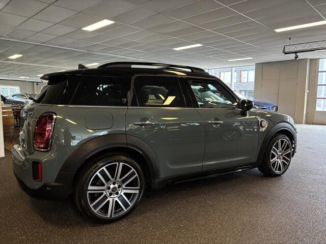 Mini COUNTRYMAN 2.0 Cooper SE Hybrid ALL4 / Panodak / Elek stoelen + mem / Chester / Stuur- en Stoelverwarming / HeadUp / ACC / Dab+ / Apple Carplay - Sage Green -