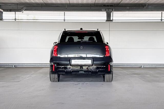 Mini COUNTRYMAN Electric E John Cooper Works L 66.5 kWh | Sport Stripes Zwart | Pakket L